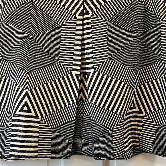 Anthropologie HD in Paris Black and White Geometric Tapestry Tank Top - Sz Small - Picture 13 of 16